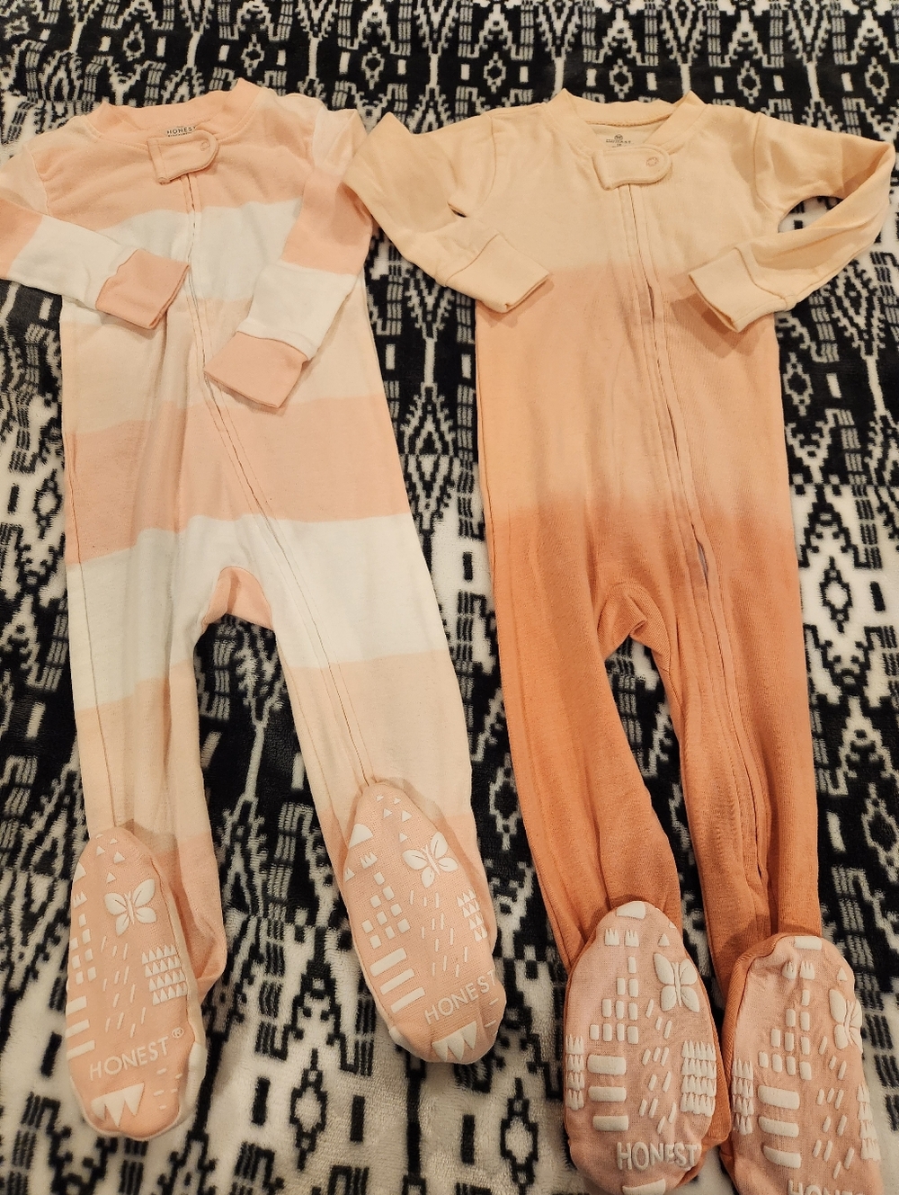Honest Company Baby Peach & Pink One-Piece Sleepers, Size 18M